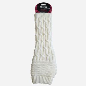 White cable knit new with tags fingerless gloves
